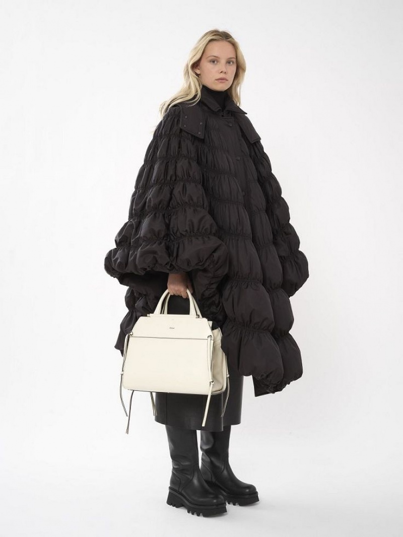 Chloe Kort Puffer Cape Jassen Zwart | CHE-SR13814